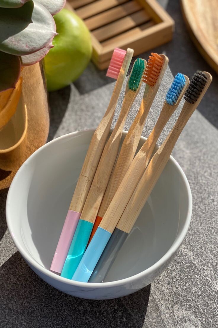 Cepillos de dientes en bambú